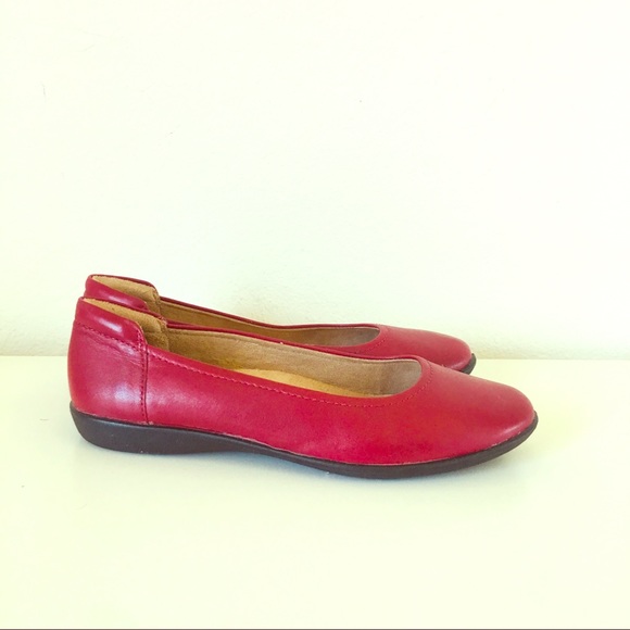 naturalizer red flat shoes